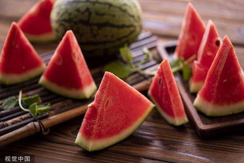 大量吃梨瓜会怎么样呢视频,过量食用梨瓜的健康风险揭秘