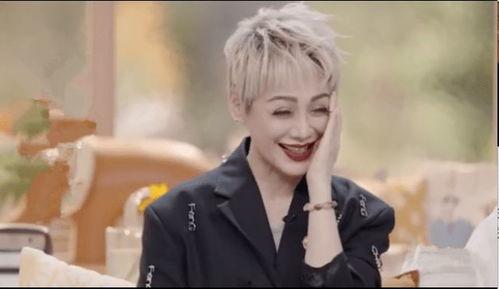 闺蜜介绍男友吃瓜视频下载,吃瓜视频里的男友真相大揭秘！