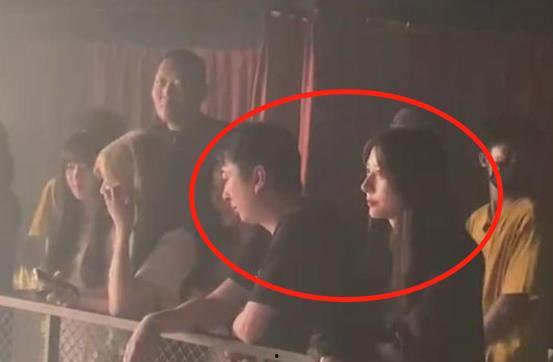 酒吧网红吃瓜视频下载安装,一网打尽热门瞬间