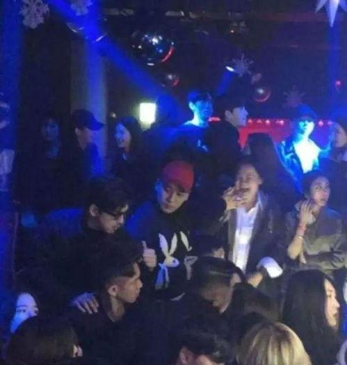 校园吃瓜事件晚会视频在线观看,晚会视频带你一窥校园生活百态