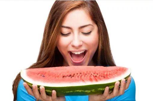 最新热门吃瓜的视频大全,揭秘娱乐圈幕后真相