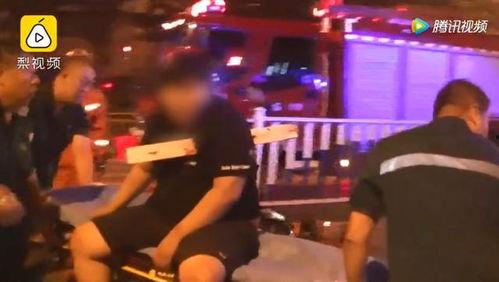 路边看戏吃瓜是真的吗视频,“路边看戏吃瓜”现象揭秘